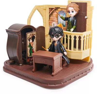 Harry Potter Sötét varázslatok kivédése játékkészlet figura szett