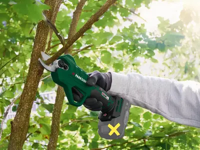 Parkside® Akkus metszőolló