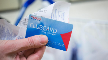 Tesco Clubcard mobil appjában naptár nyitogatós akció