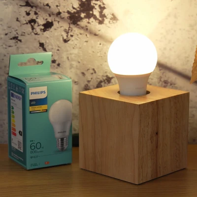 Philips E27 LED 8W 806lm 2700K melegfehér 180° - 60W izzó helyett